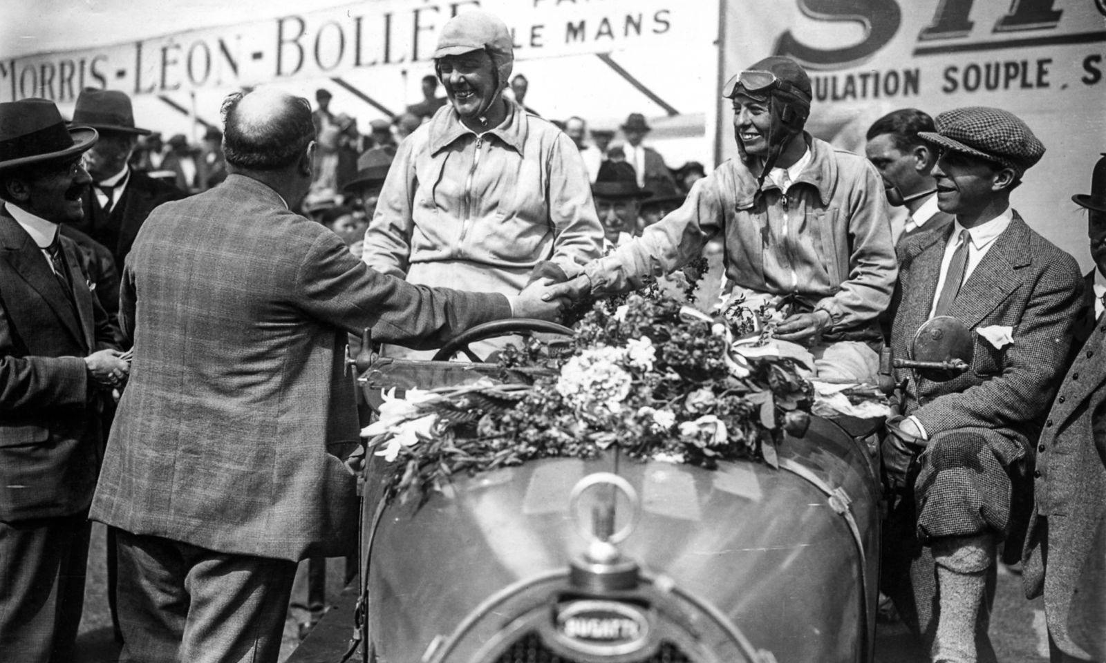 04 BUGATTI Le Mans Centenaire SemanalClásico - Revista online de coches clásicos, de colección y sport - lemans